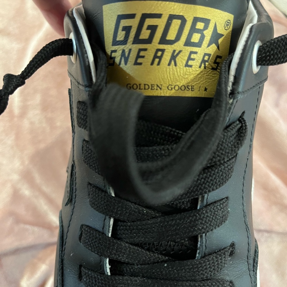 Golden Goose black leather Yeah Sneakers. - Picture 10 of 10